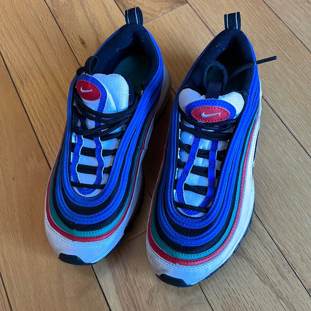 Nike air max in great condition 🤍💙💚❤️
